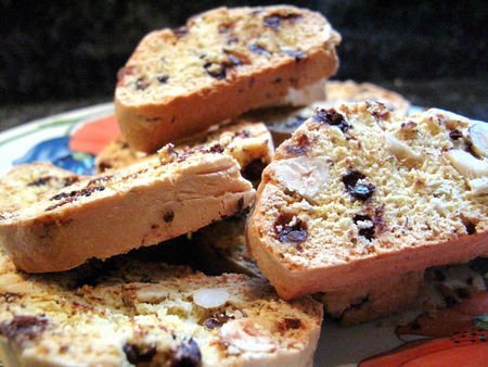 biscotti_noisettes_chocolat Biscotti aux noisettes et pépites de chocolat