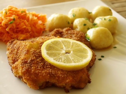 escalope de veau pannée. escalope de veau pannée.