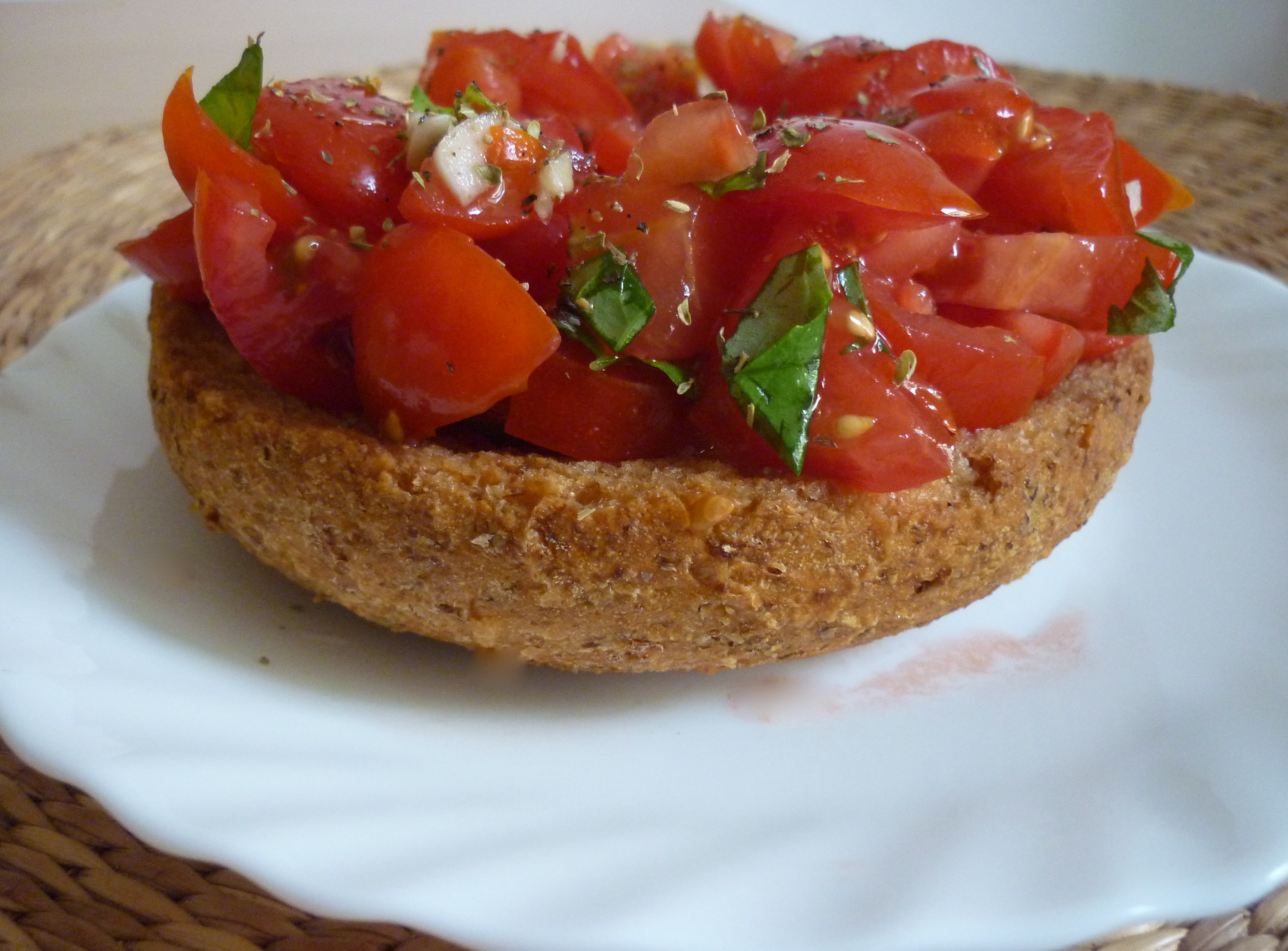 FRISELLES AUX TOMATES FRISELLES AUX TOMATES