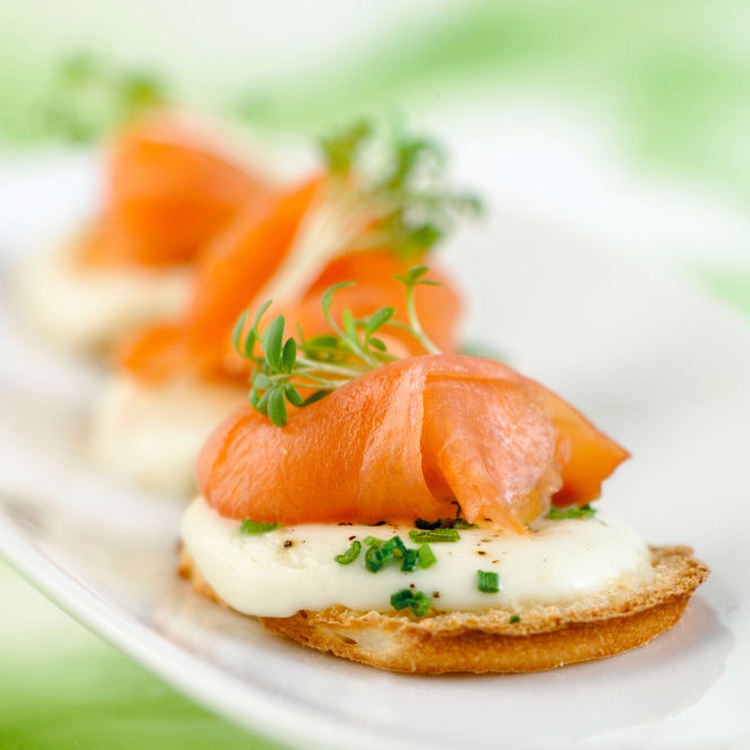 Toasts au saumon et fromage frais Toasts au saumon et fromage frais