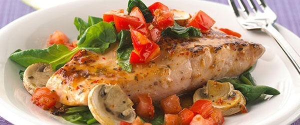 Saumon aux épinards, aux champignons et à la tomate Saumon aux épinards, aux champignons et à la tomate