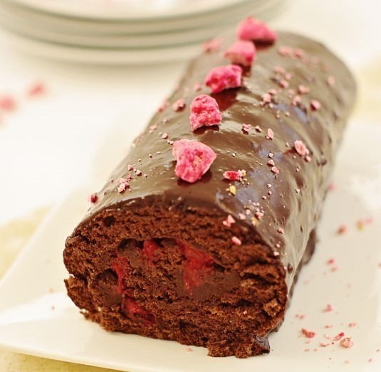 buche au chocolat et a la framboise buche au chocolat et a la framboise