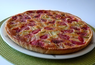 Tarte aux fraises et à la rhubarbe Tarte aux fraises et à la rhubarbe