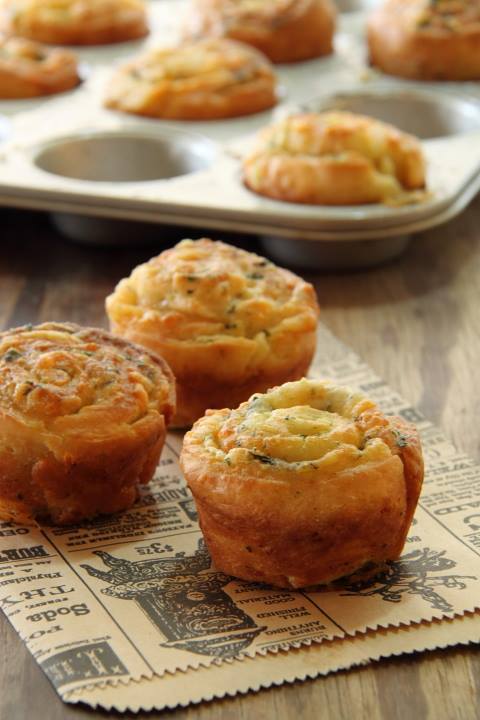 Petits pains italiens à l'ail persil et parmesan Petits pains italiens à l'ail persil et parmesan