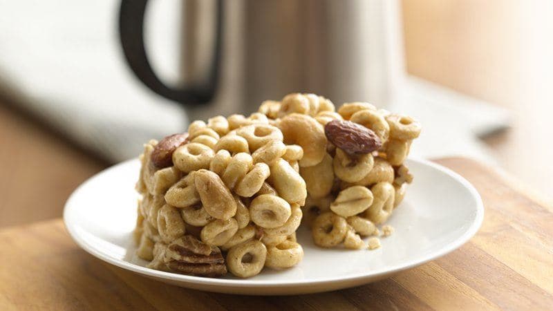 Barres de céréales au miel et aux noix sans cuisson et sans gluten