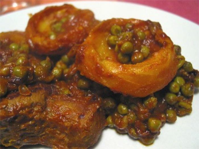 artichauts et petits pois à la viande de bœuf