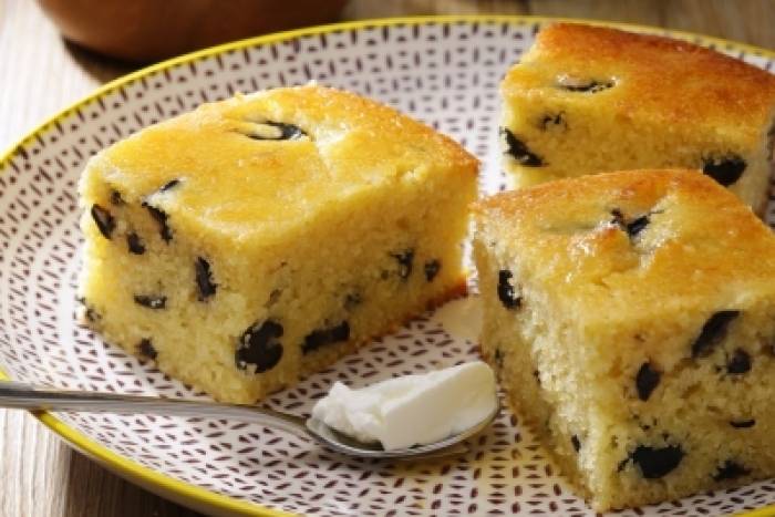 Cake semoule et olives noires