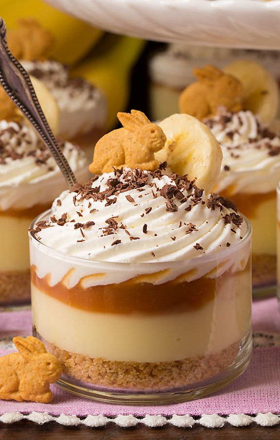Verrines de crème, bananes et caramel beurre salé