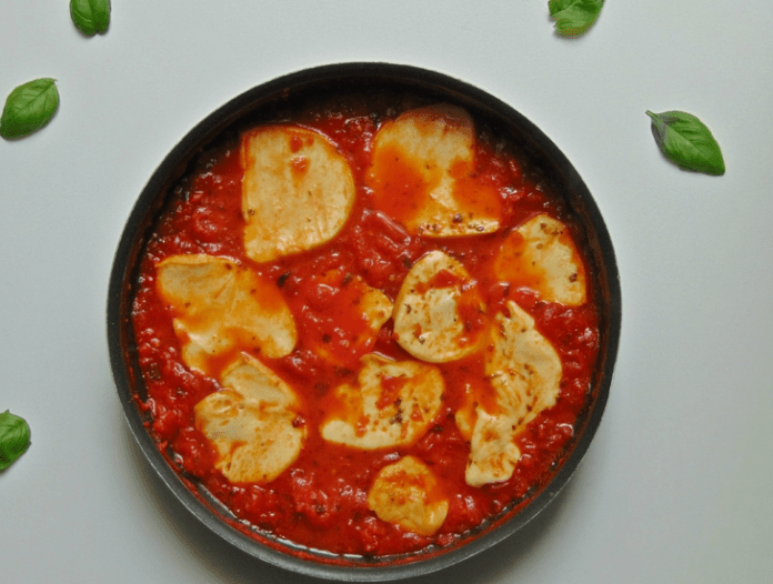 Scamorza fumée à la pizzaiola