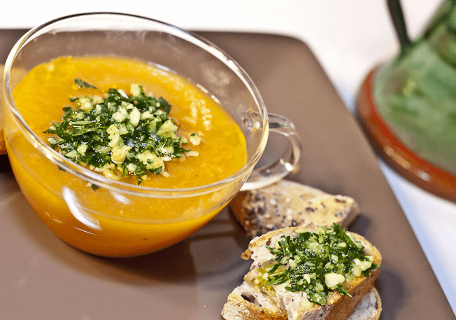 Potage fenouil/carottes à la coriandre et pesto