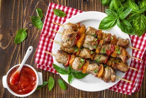 Brochettes-de-porc-aux-abricots