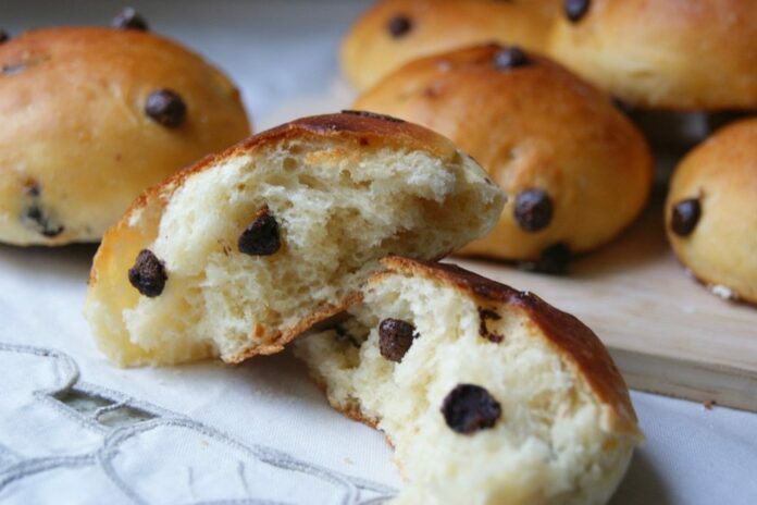 Petites brioches aux pépites chocolat