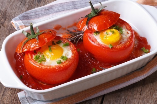 Oeufs en cocotte de tomate