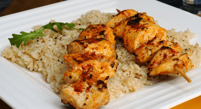 Brochettes de dinde marinées au sésame et gingembre Brochettes de dinde marinées au sésame et gingembre