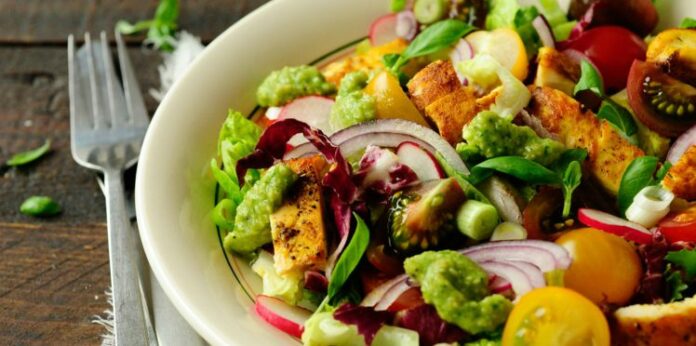 salade-d-avocat-au-poulet