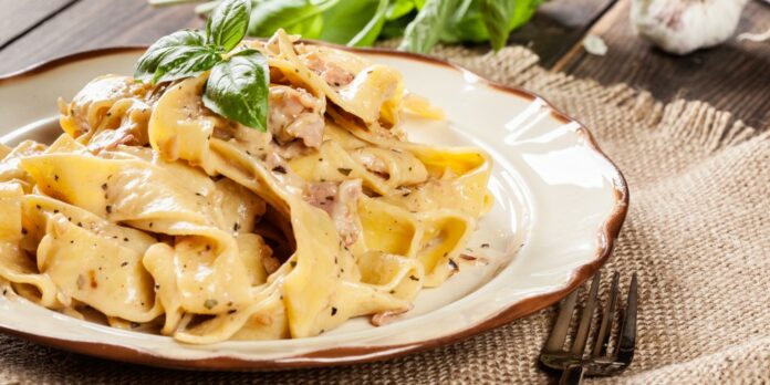 Pappardelle à la crème de truffes et jambon de parme Pappardelle à la crème de truffes et jambon de parme
