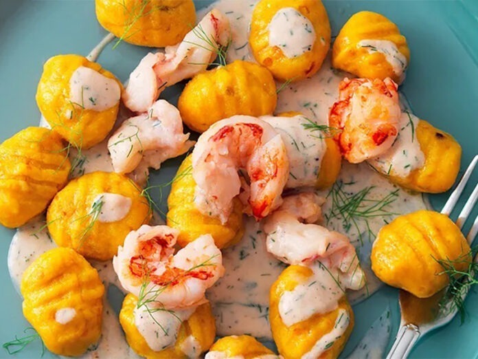 Gnocchi de citrouille aux crevettes et sauce de noix de coco Gnocchi de citrouille aux crevettes et sauce de noix de coco
