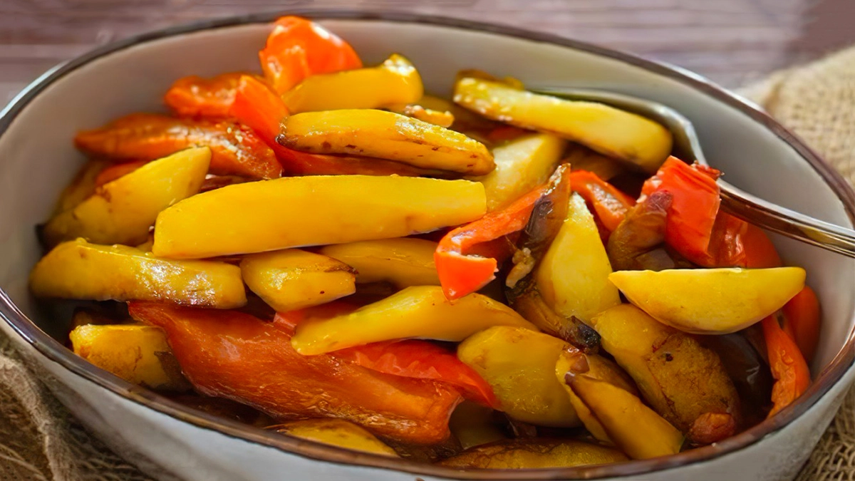 Recette Pomme De Terre Poivron Tomate Oignon Pommes de terre et poivrons - Recettes Italiennes