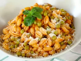 Gnocchetti sardes à la tomate et aux petits pois Gnocchetti sardes à la tomate et aux petits pois